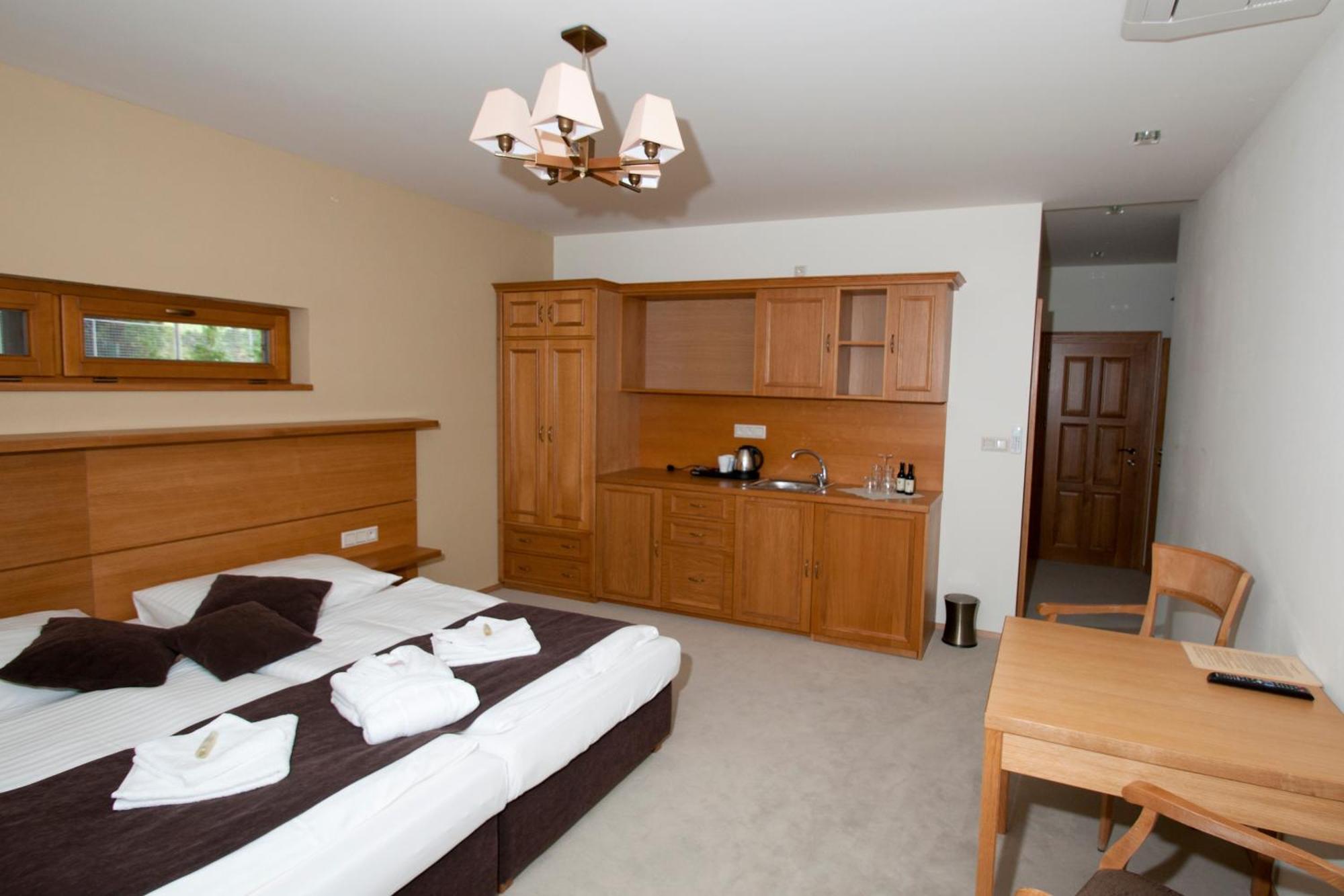 Hotel Resort Lovecka Basta Strakonice Luaran gambar
