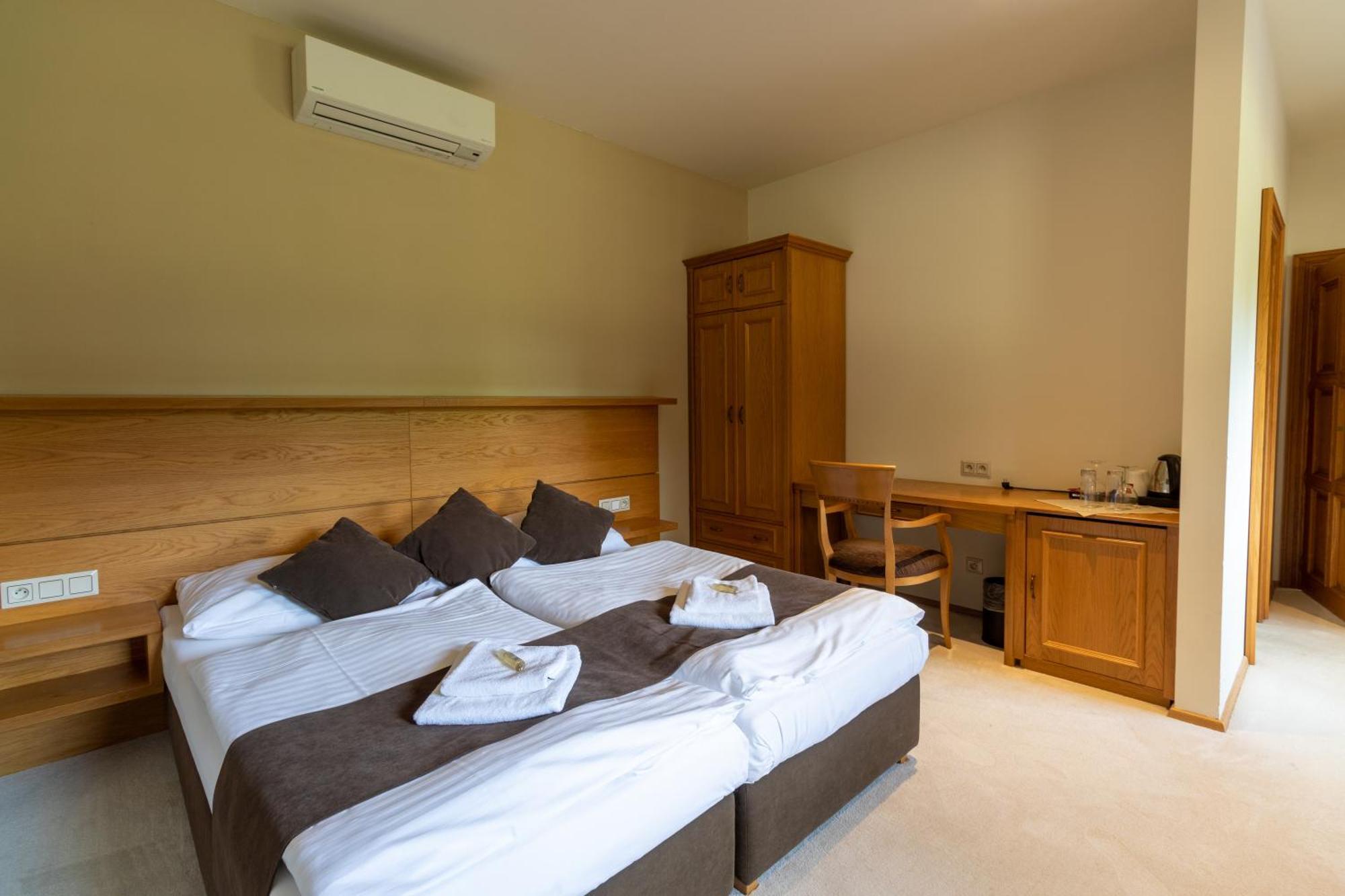 Hotel Resort Lovecka Basta Strakonice Luaran gambar