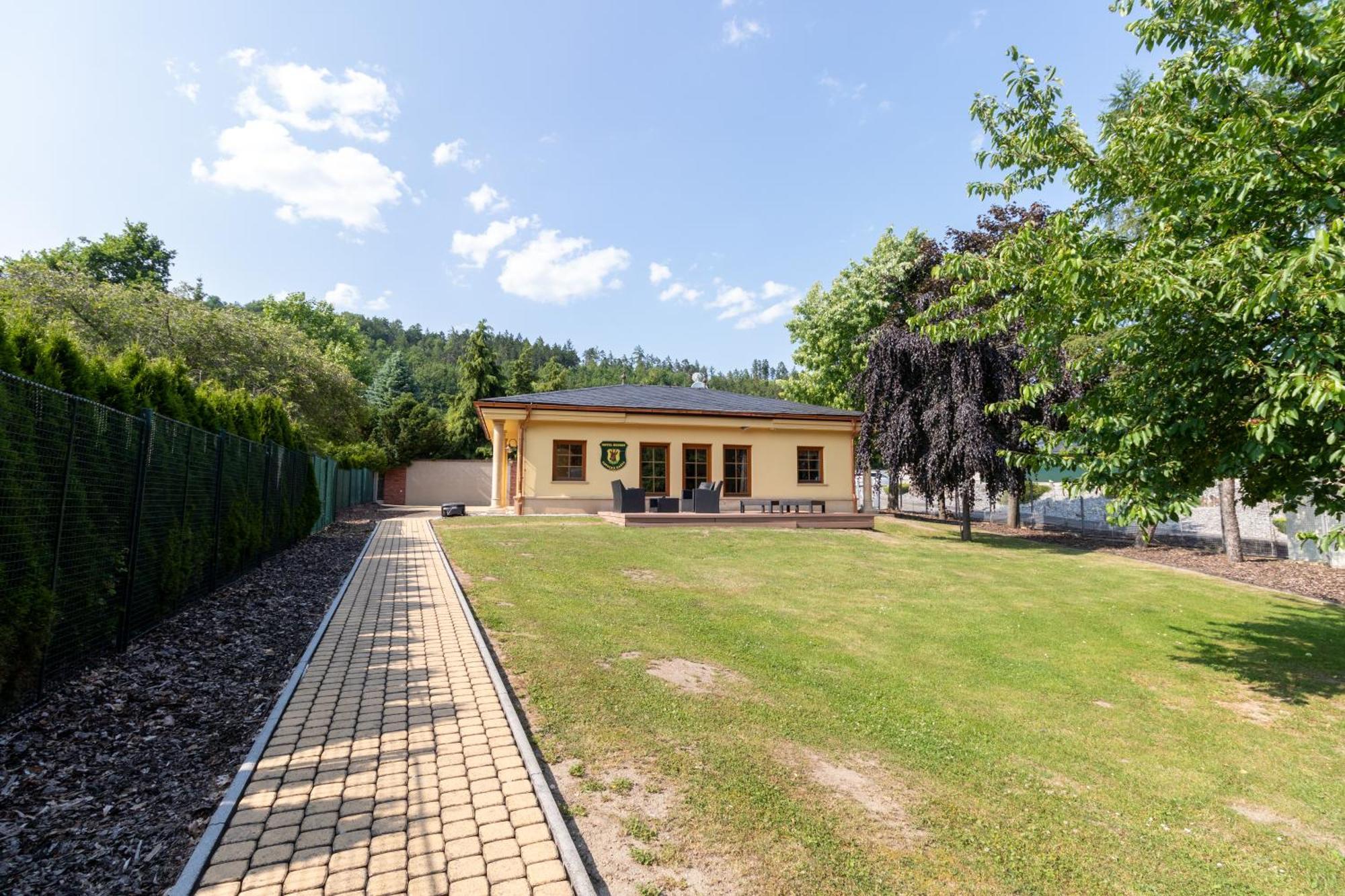 Hotel Resort Lovecka Basta Strakonice Luaran gambar