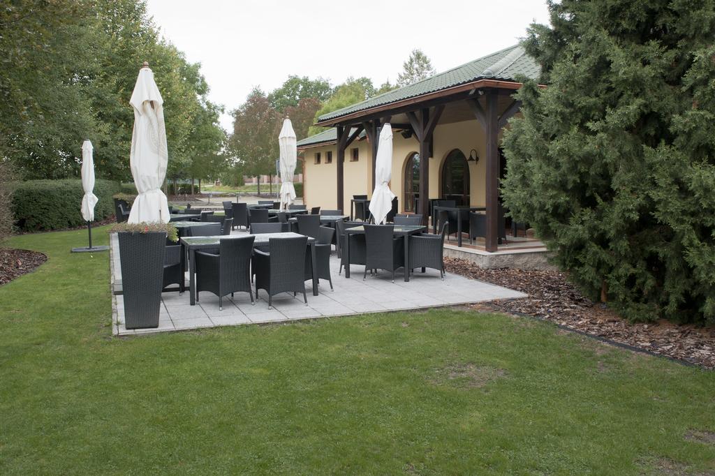 Hotel Resort Lovecka Basta Strakonice Luaran gambar