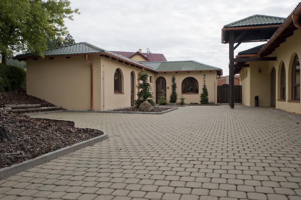 Hotel Resort Lovecka Basta Strakonice Luaran gambar